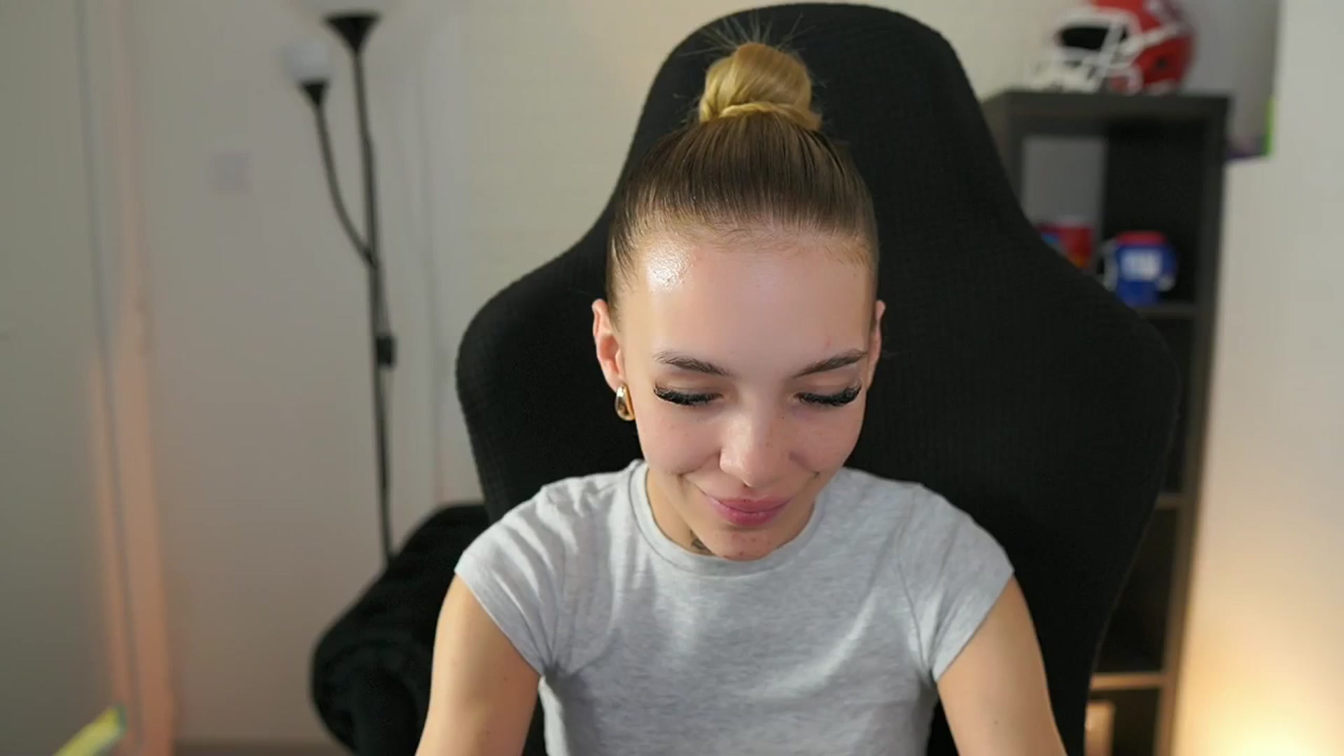 Gallery image thumbnail from Alexxisky's myfreecams stream on, 09/23/2025, 14:10 image 8 of 20