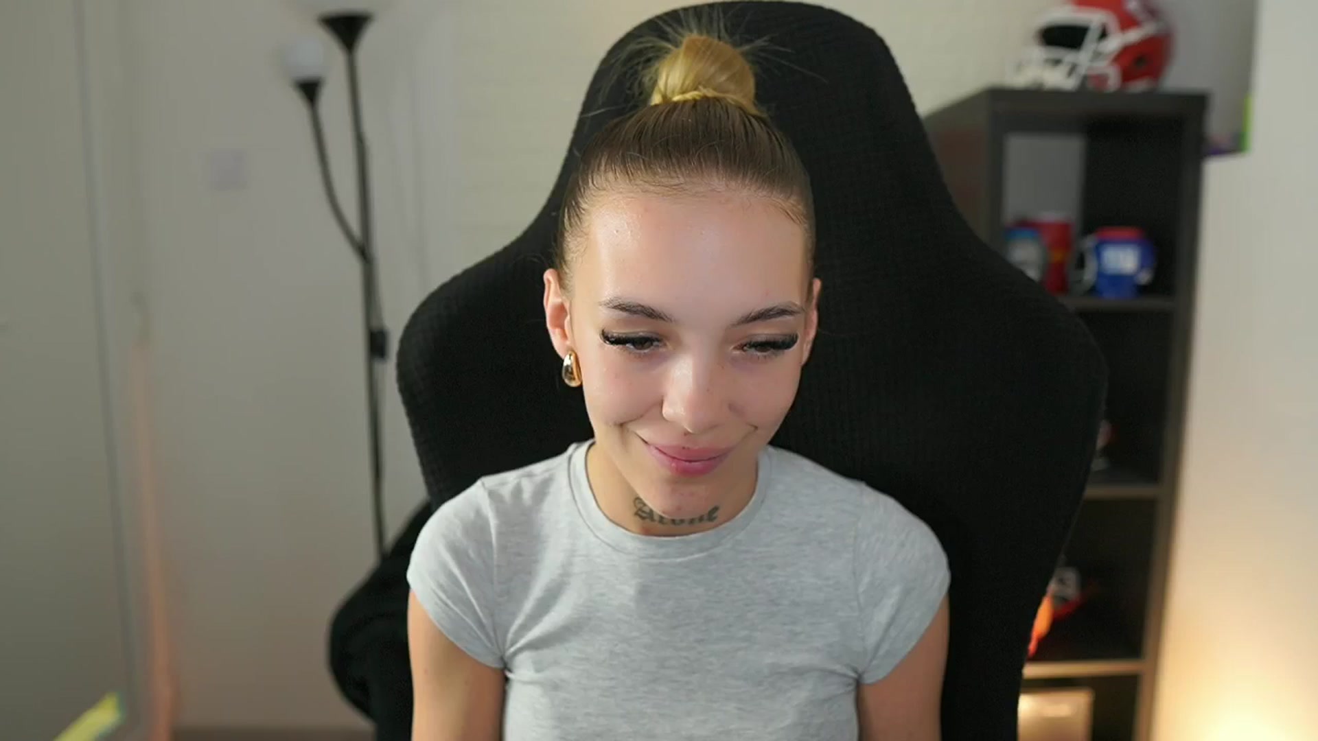 Gallery image thumbnail from Alexxisky's myfreecams stream on, 09/23/2025, 16:04 image 14 of 20
