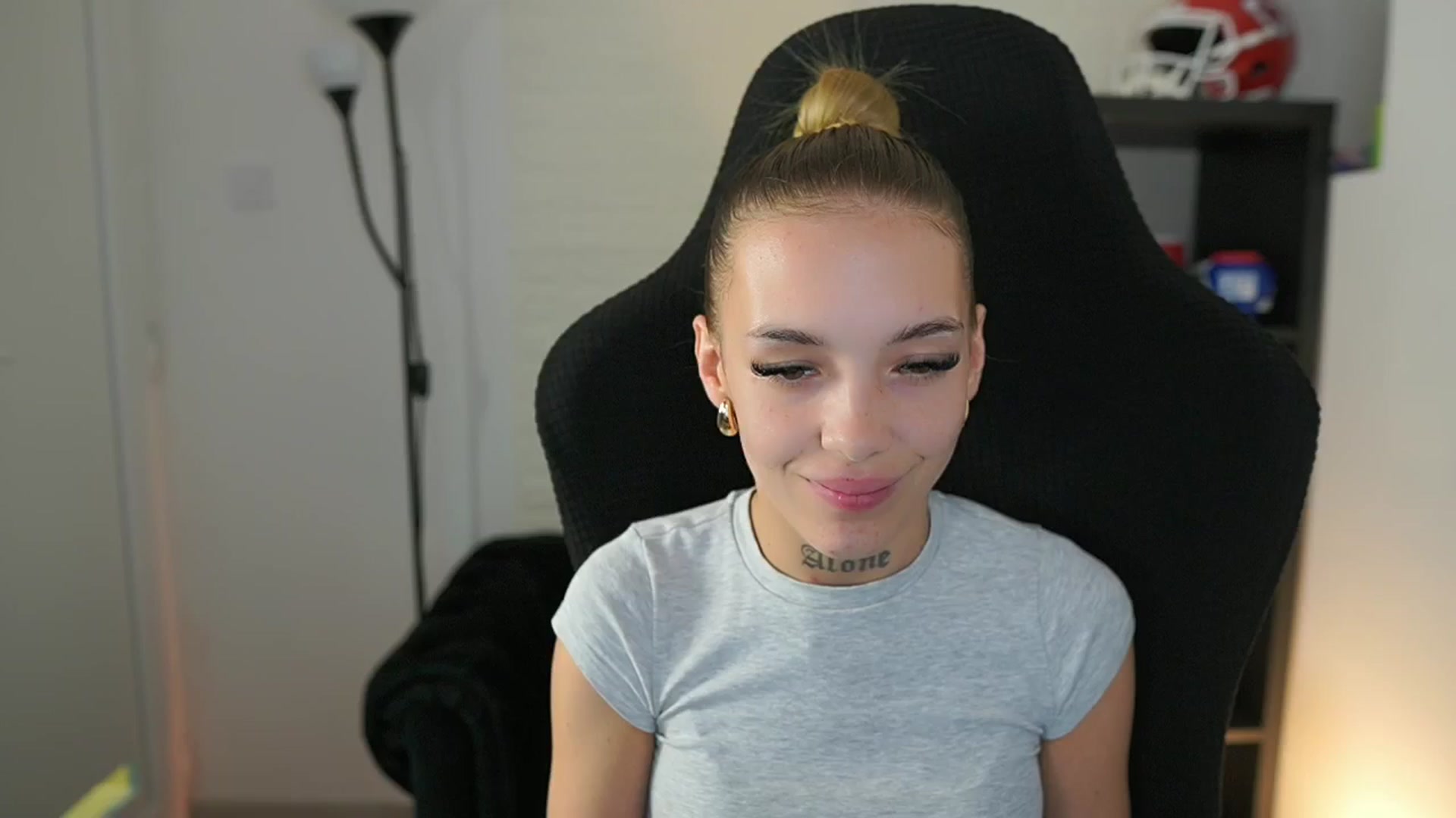 Gallery image thumbnail from Alexxisky's myfreecams stream on, 09/23/2025, 16:04 image 4 of 20