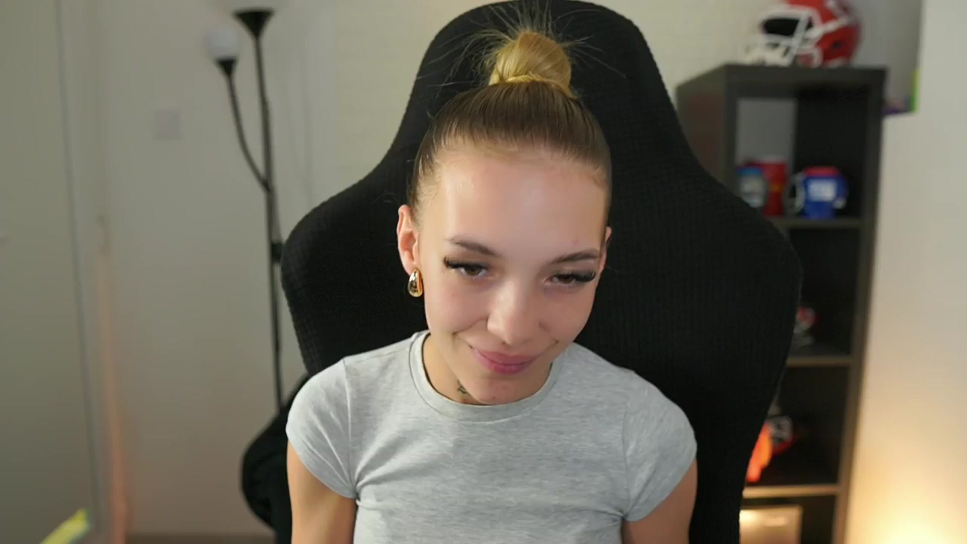 Gallery image thumbnail from Alexxisky's myfreecams stream on, 09/23/2025, 16:04 image 15 of 20