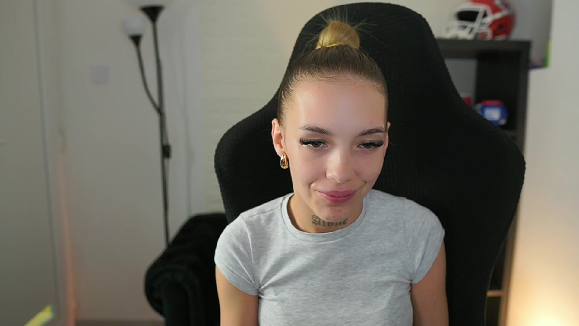 Gallery image thumbnail from Alexxisky's myfreecams stream on, 09/23/2025, 16:04 image 5 of 20