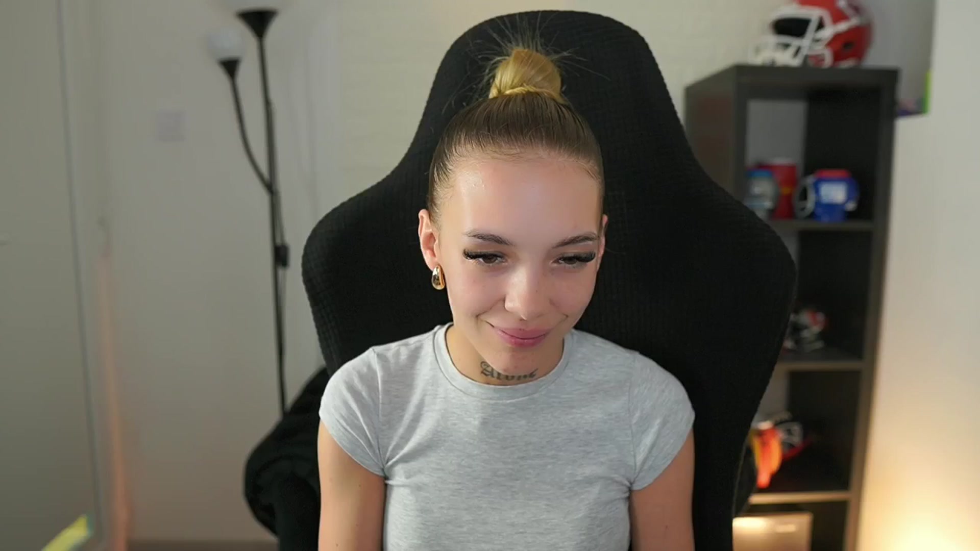 Gallery image thumbnail from Alexxisky's myfreecams stream on, 09/23/2025, 16:04 image 10 of 20