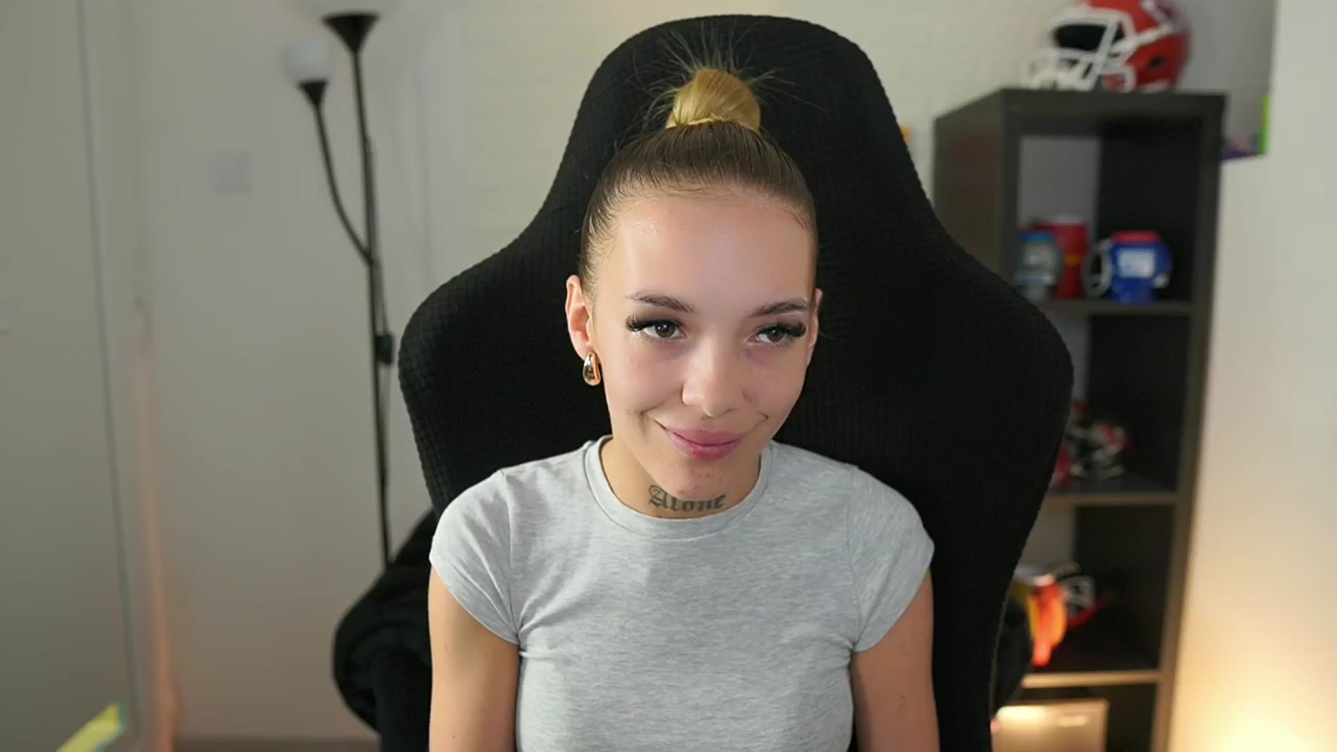Gallery image thumbnail from Alexxisky's myfreecams stream on, 09/23/2025, 16:04 image 9 of 20