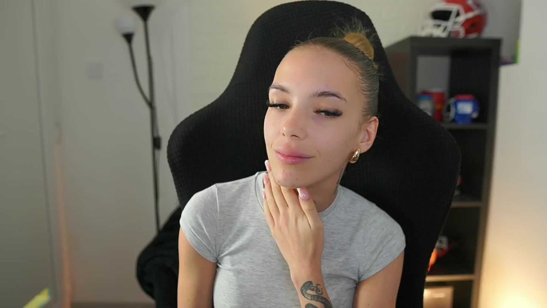 Gallery image thumbnail from Alexxisky's myfreecams stream on, 09/23/2025, 16:04 image 13 of 20
