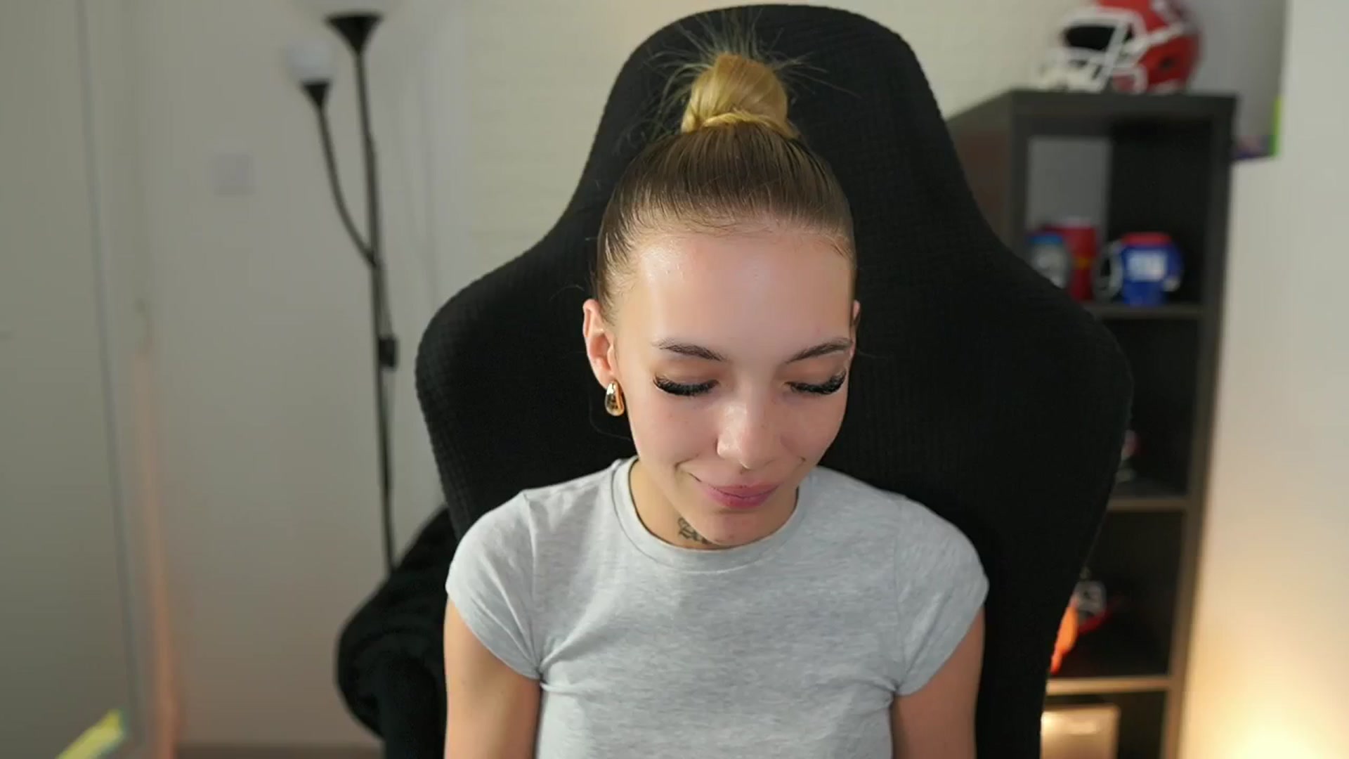 Gallery image thumbnail from Alexxisky's myfreecams stream on, 09/23/2025, 16:04 image 12 of 20