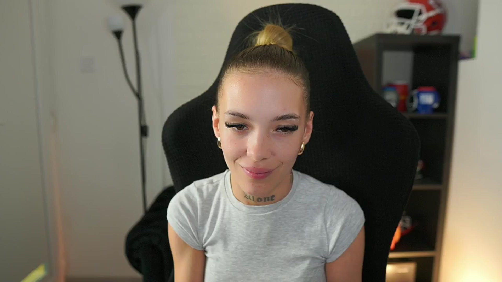 Gallery image thumbnail from Alexxisky's myfreecams stream on, 09/23/2025, 16:04 image 17 of 20
