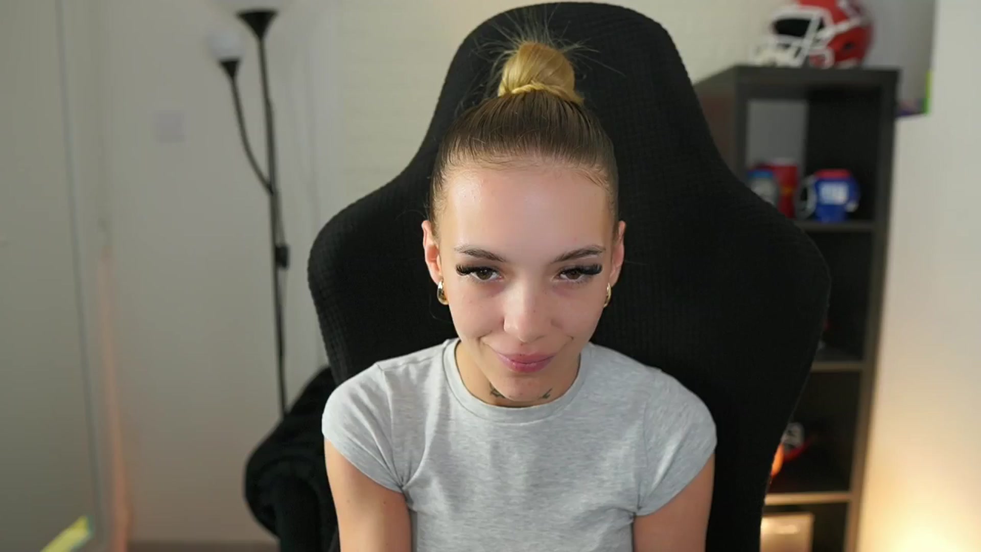 Gallery image thumbnail from Alexxisky's myfreecams stream on, 09/23/2025, 16:04 image 11 of 20