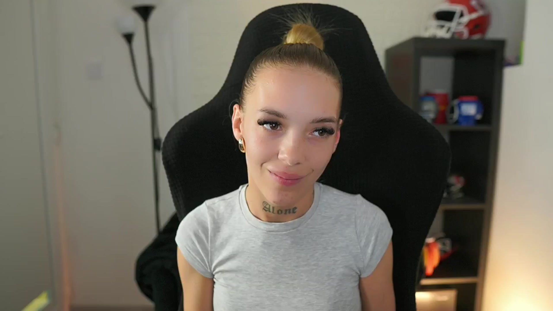Gallery image thumbnail from Alexxisky's myfreecams stream on, 09/23/2025, 18:02 image 12 of 20
