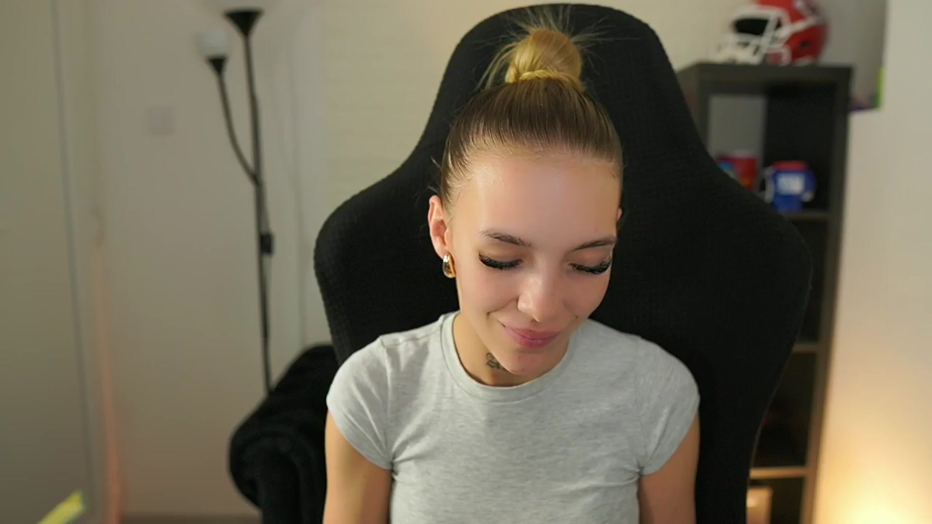 Gallery image thumbnail from Alexxisky's myfreecams stream on, 09/23/2025, 18:02 image 5 of 20