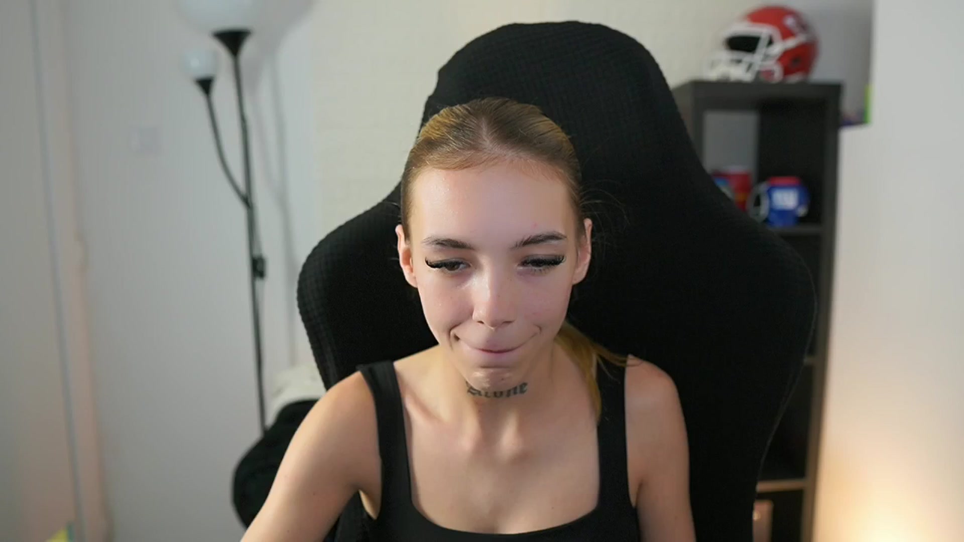 Gallery image thumbnail from Alexxisky's myfreecams stream on, 09/30/2025, 14:58 image 17 of 20