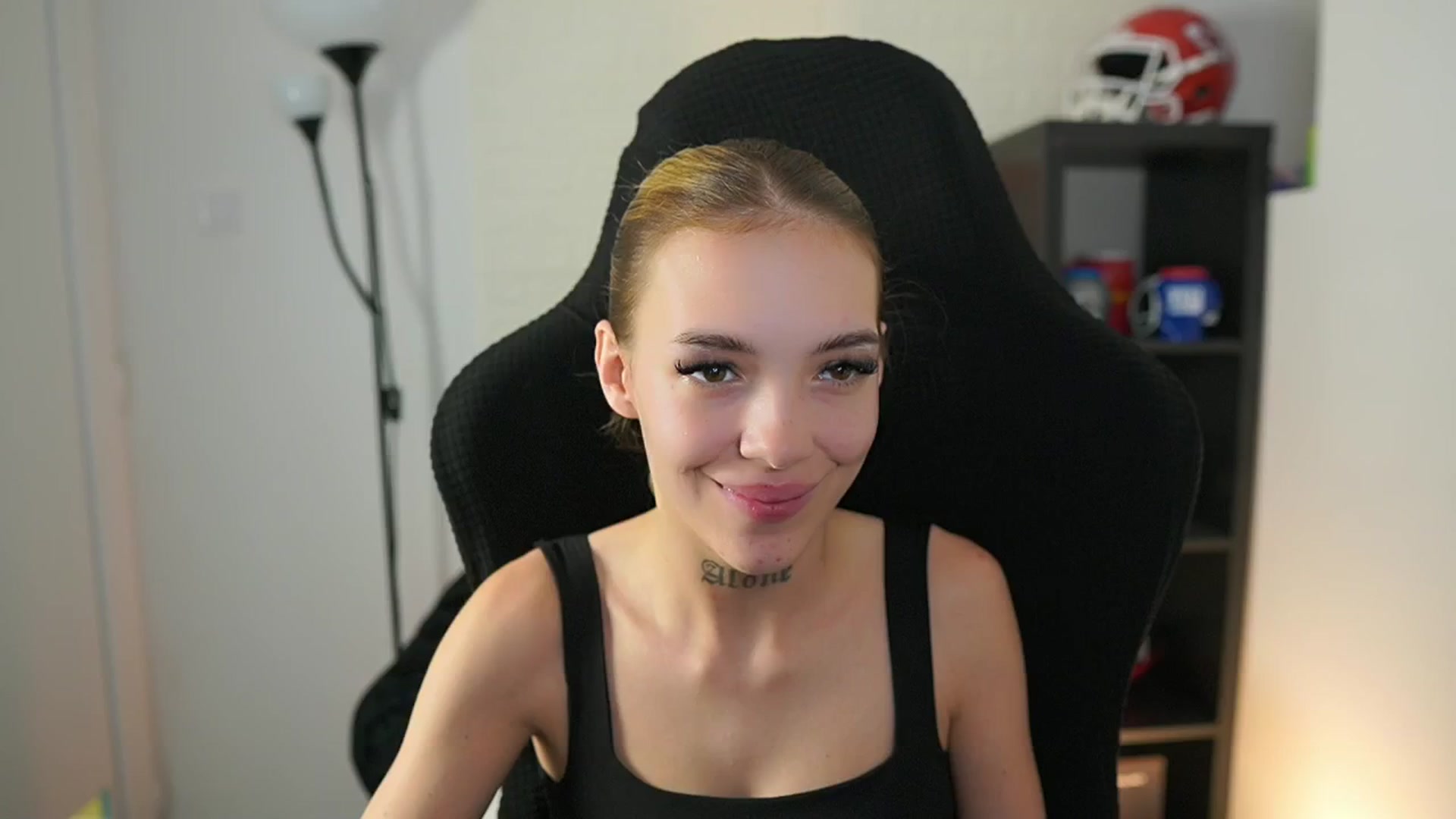 Gallery image thumbnail from Alexxisky's myfreecams stream on, 09/30/2025, 14:58 image 9 of 20
