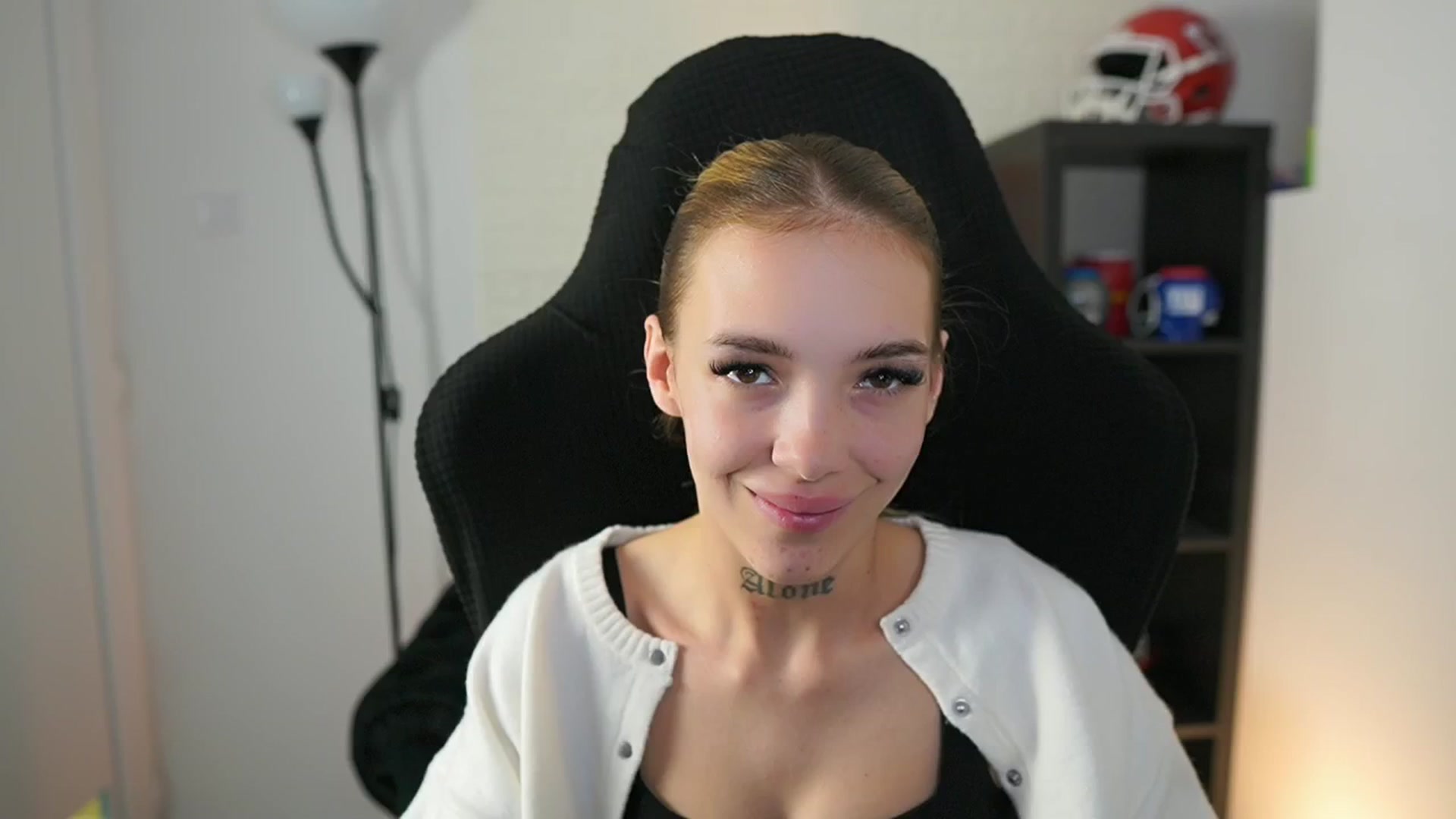Gallery image thumbnail from Alexxisky's myfreecams stream on, 09/30/2025, 14:58 image 3 of 20