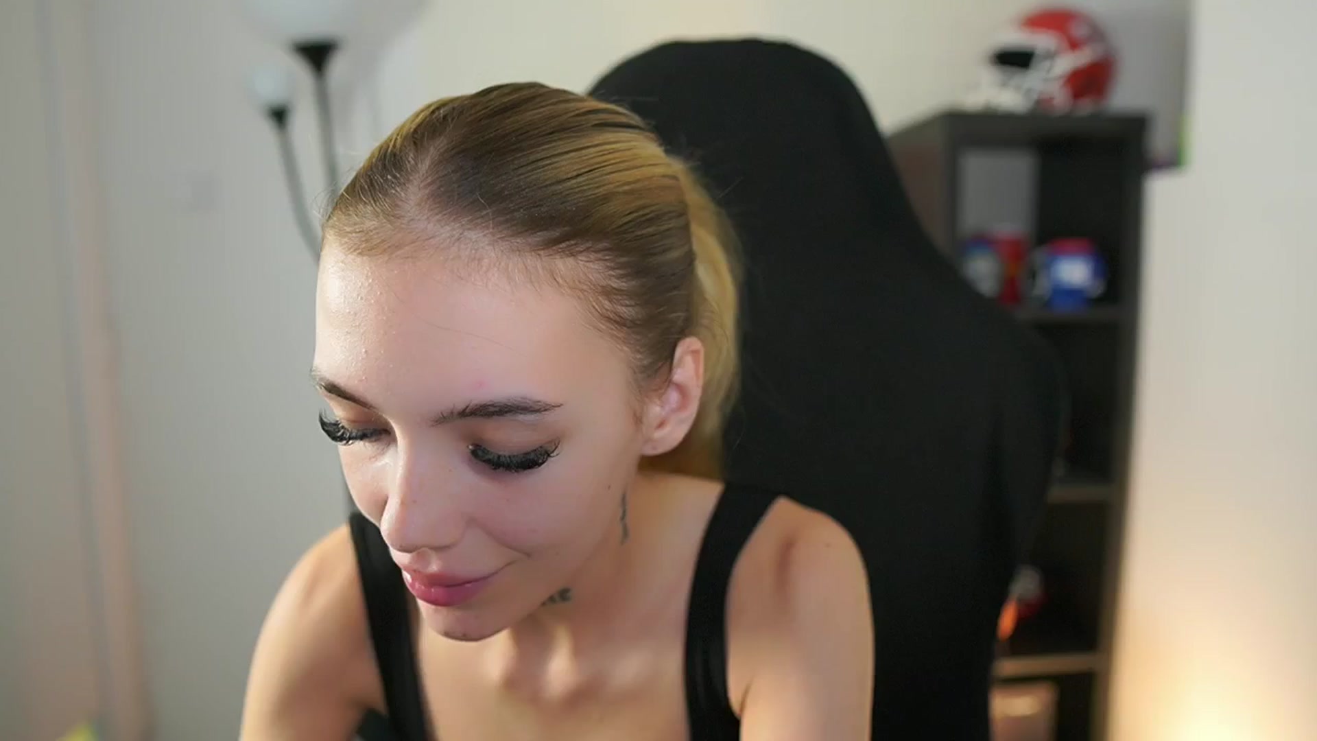 Gallery image thumbnail from Alexxisky's myfreecams stream on, 09/30/2025, 14:58 image 8 of 20