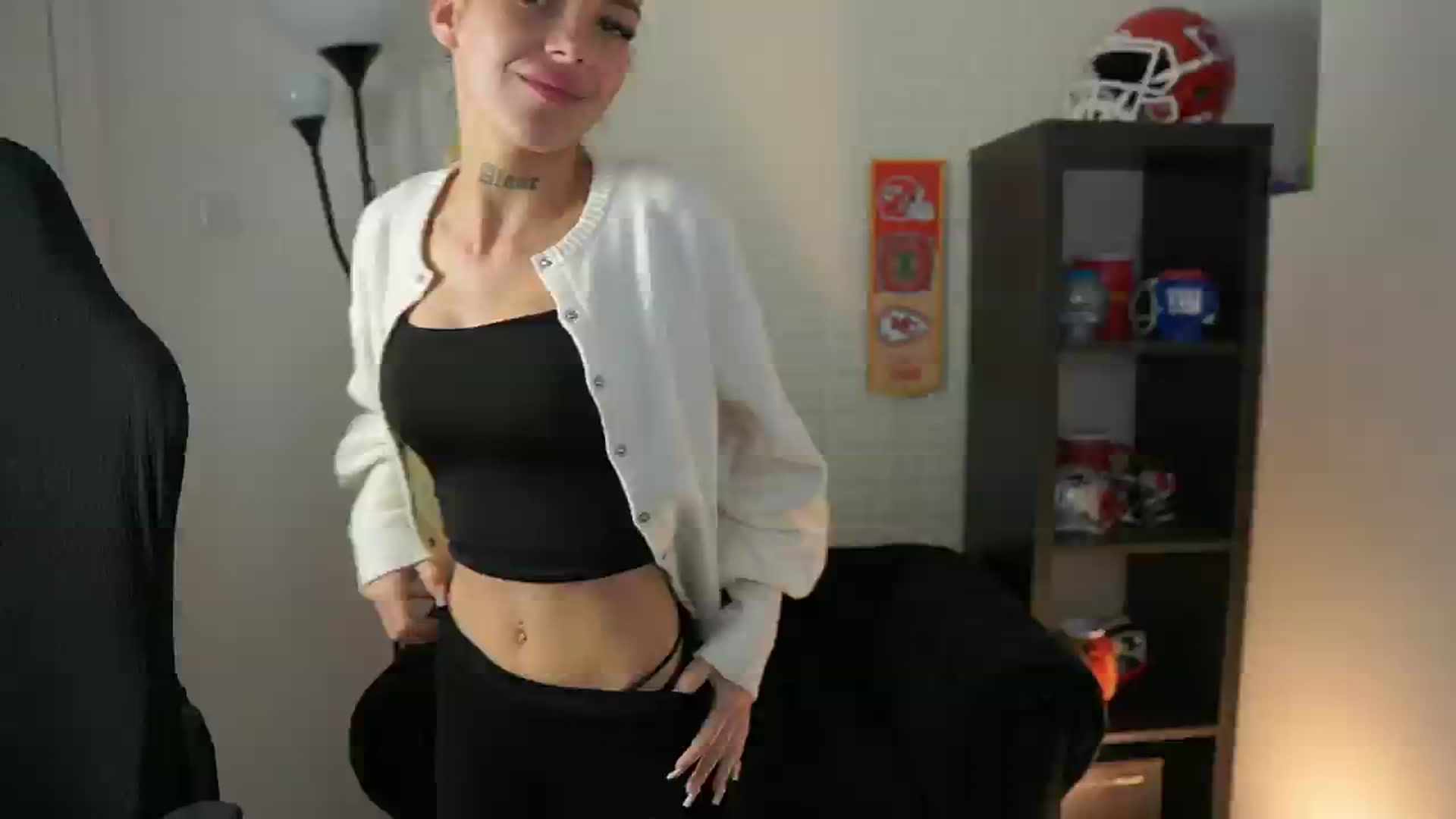 Gallery image thumbnail from Alexxisky's myfreecams stream on, 09/30/2025, 15:38 image 13 of 20