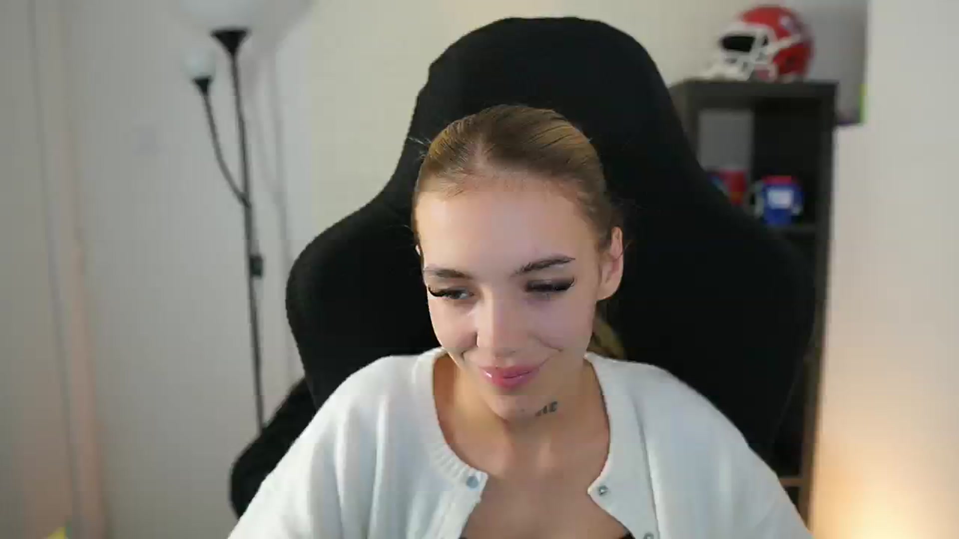 Gallery image thumbnail from Alexxisky's myfreecams stream on, 09/30/2025, 16:05 image 2 of 20