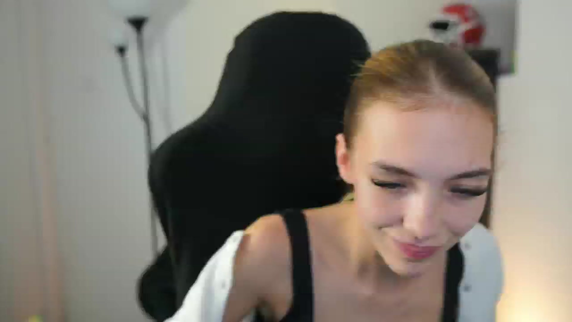 Gallery image thumbnail from Alexxisky's myfreecams stream on, 09/30/2025, 16:05 image 17 of 20