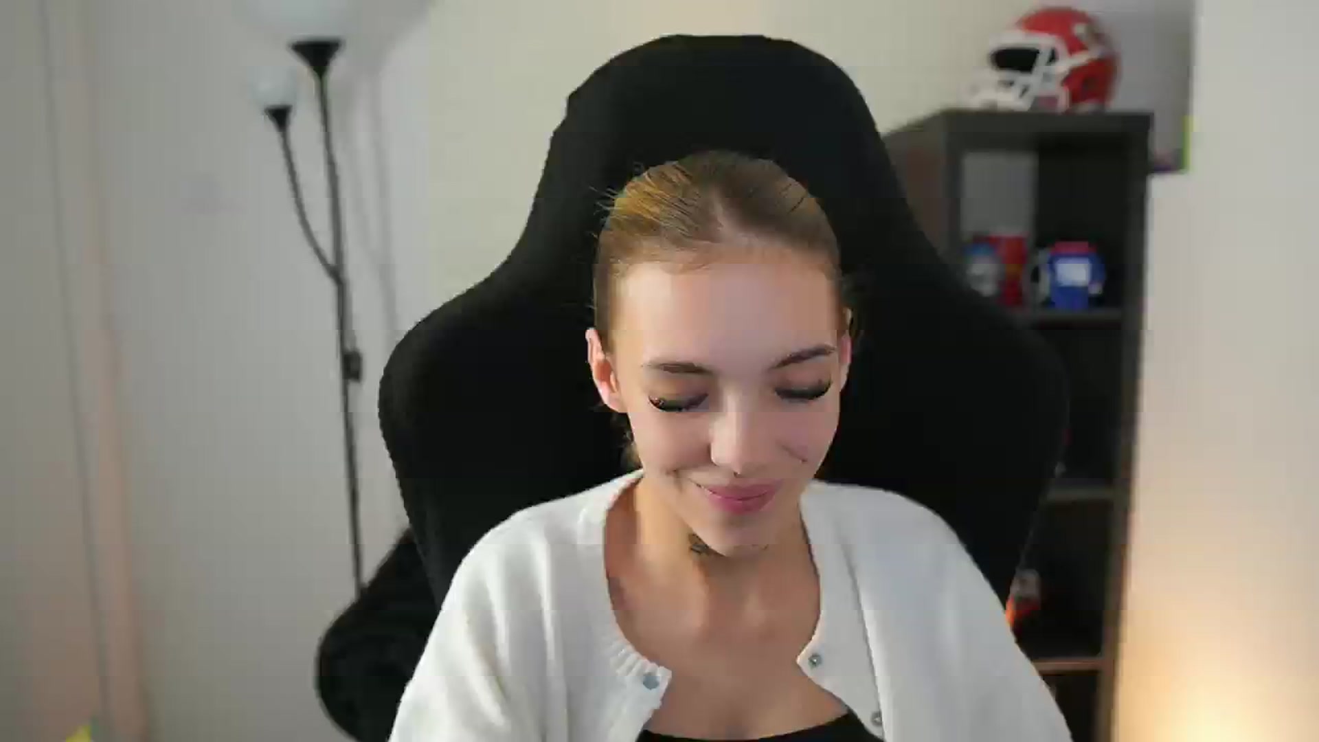 Gallery image thumbnail from Alexxisky's myfreecams stream on, 09/30/2025, 16:05 image 5 of 20