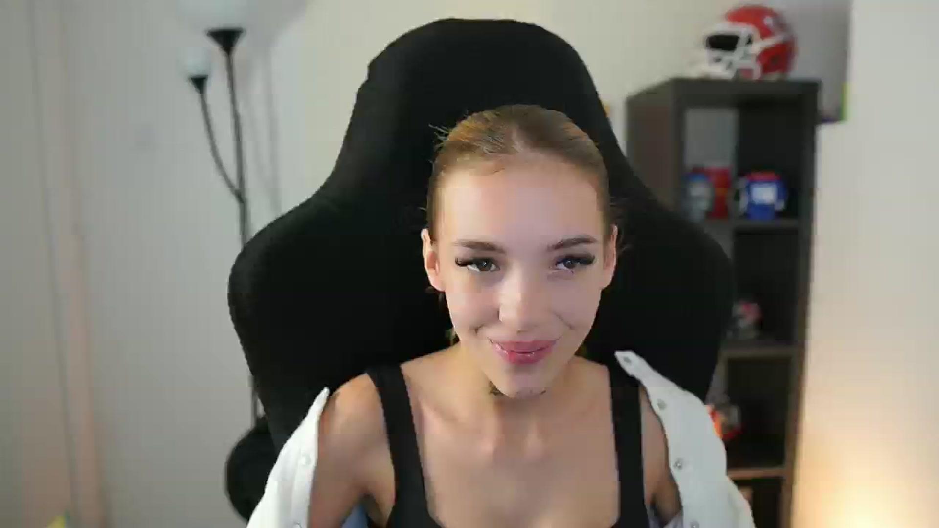 Gallery image thumbnail from Alexxisky's myfreecams stream on, 09/30/2025, 16:05 image 13 of 20