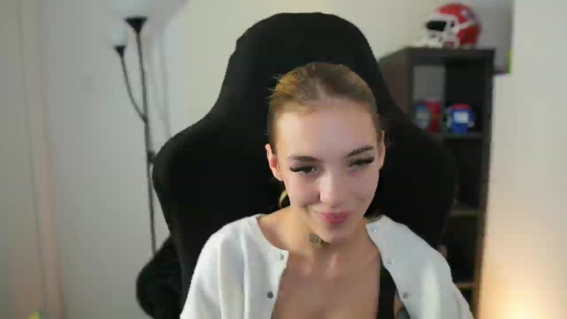 Gallery image thumbnail from Alexxisky's myfreecams stream on, 09/30/2025, 16:05 image 20 of 20