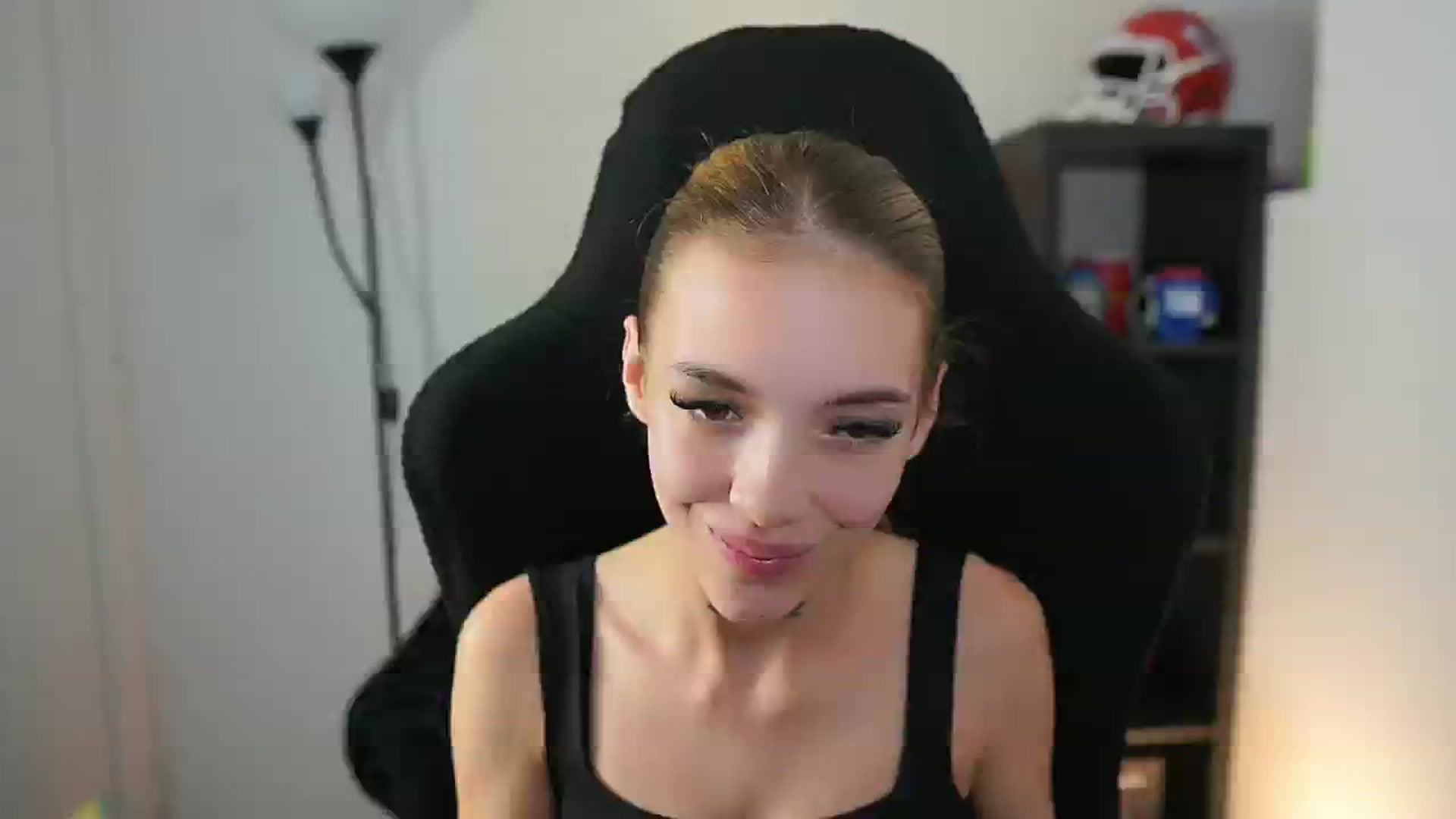 Gallery image thumbnail from Alexxisky's myfreecams stream on, 09/30/2025, 18:02 image 16 of 20