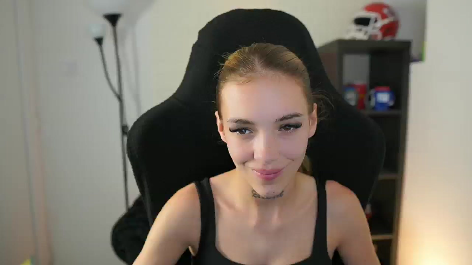 Gallery image thumbnail from Alexxisky's myfreecams stream on, 09/30/2025, 18:02 image 1 of 20