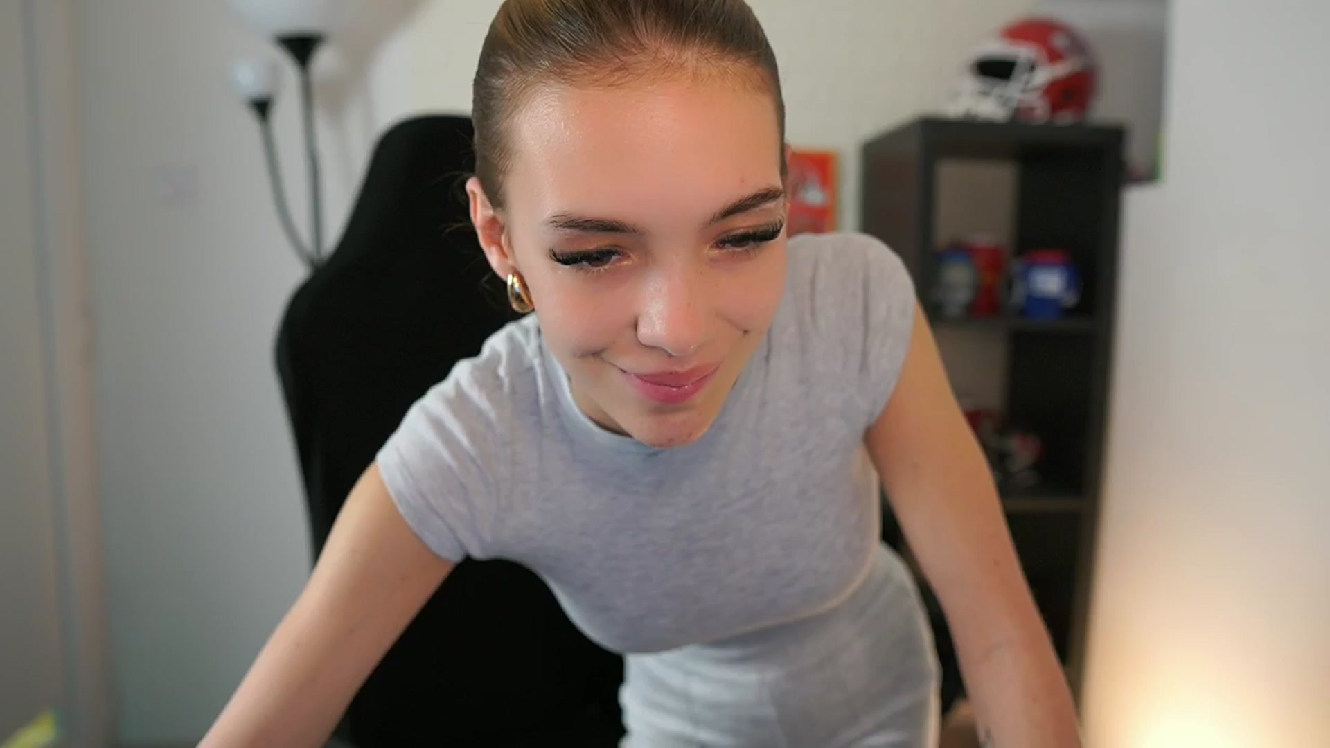 Gallery image thumbnail from Alexxisky's myfreecams stream on, 10/01/2025, 12:20 image 9 of 20