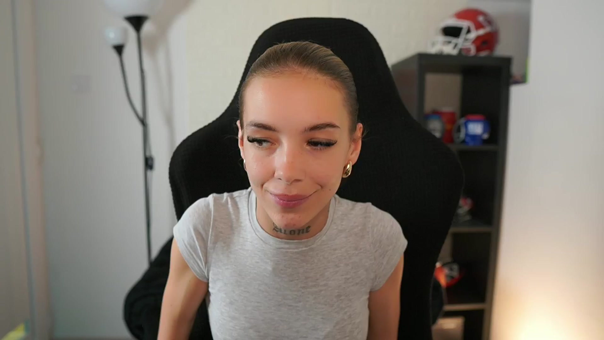 Gallery image thumbnail from Alexxisky's myfreecams stream on, 10/01/2025, 12:20 image 2 of 20