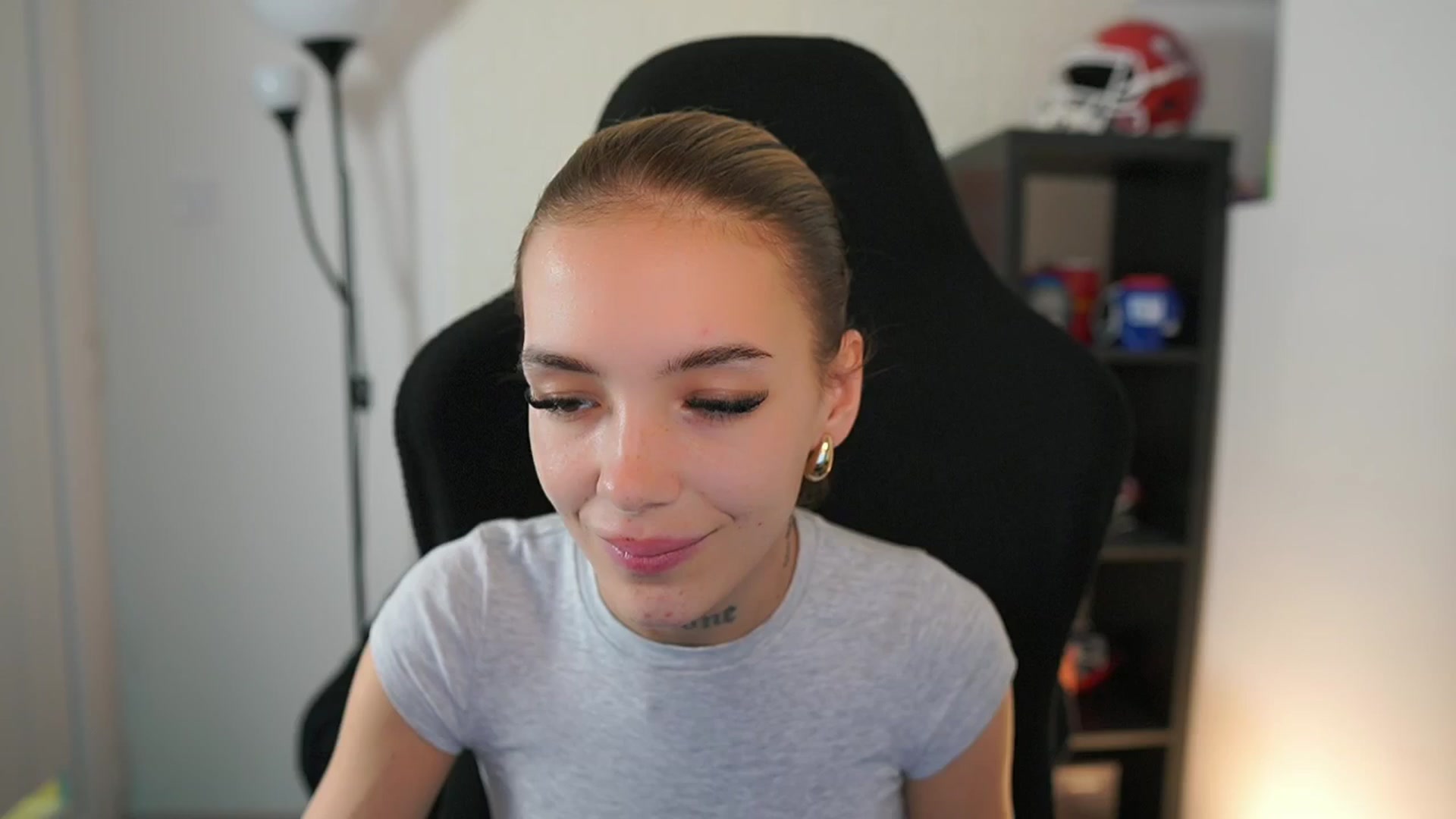 Gallery image thumbnail from Alexxisky's myfreecams stream on, 10/01/2025, 12:20 image 6 of 20