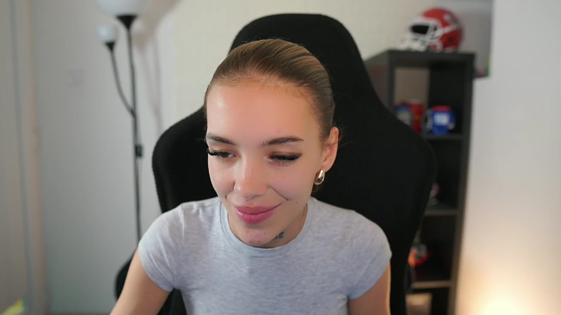 Gallery image thumbnail from Alexxisky's myfreecams stream on, 10/01/2025, 12:20 image 7 of 20