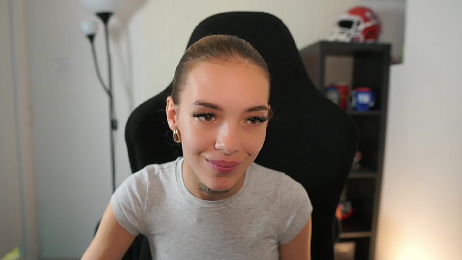 Gallery image thumbnail from Alexxisky's myfreecams stream on, 10/01/2025, 12:20 image 4 of 20