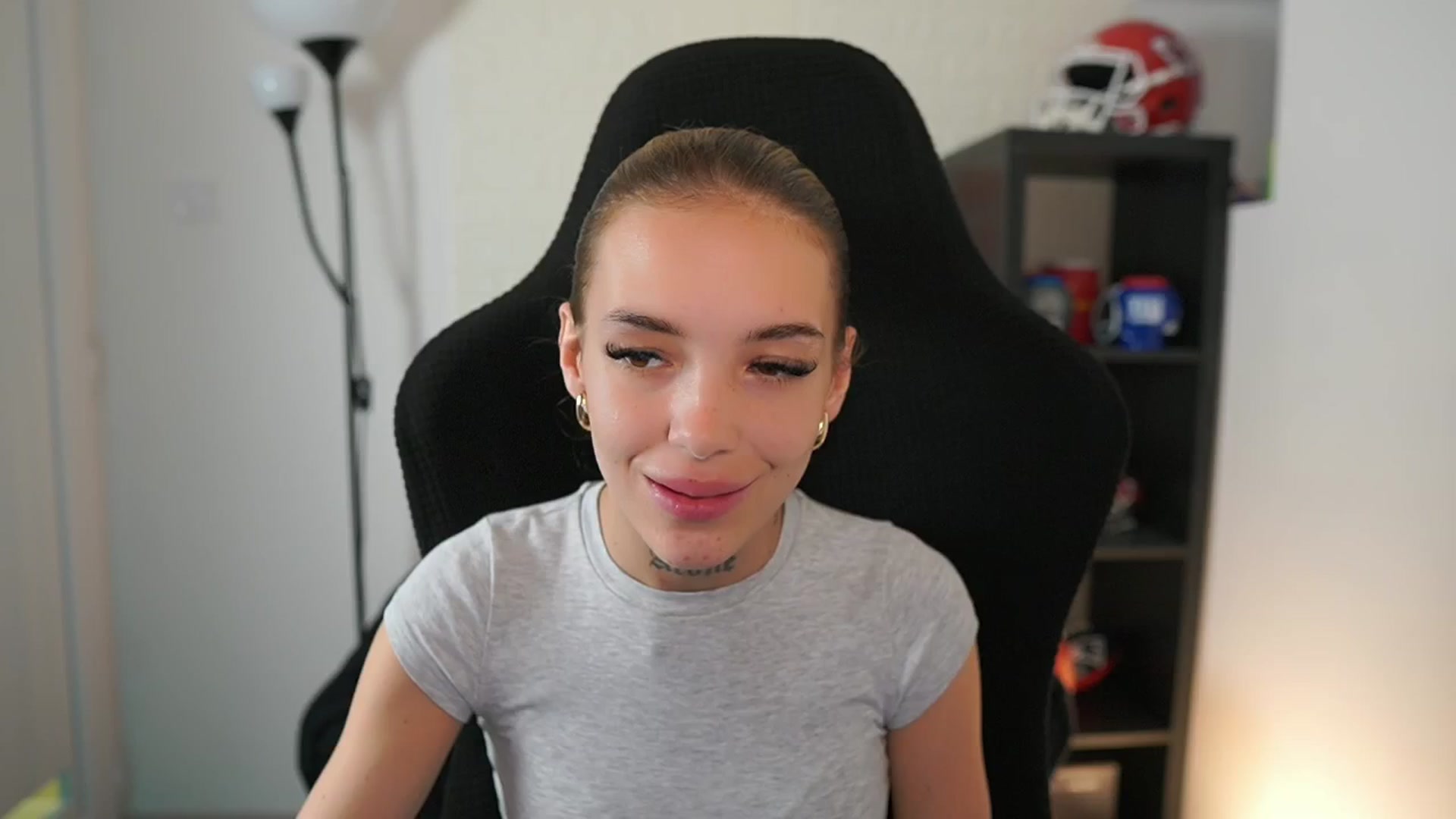 Gallery image thumbnail from Alexxisky's myfreecams stream on, 10/01/2025, 12:20 image 3 of 20