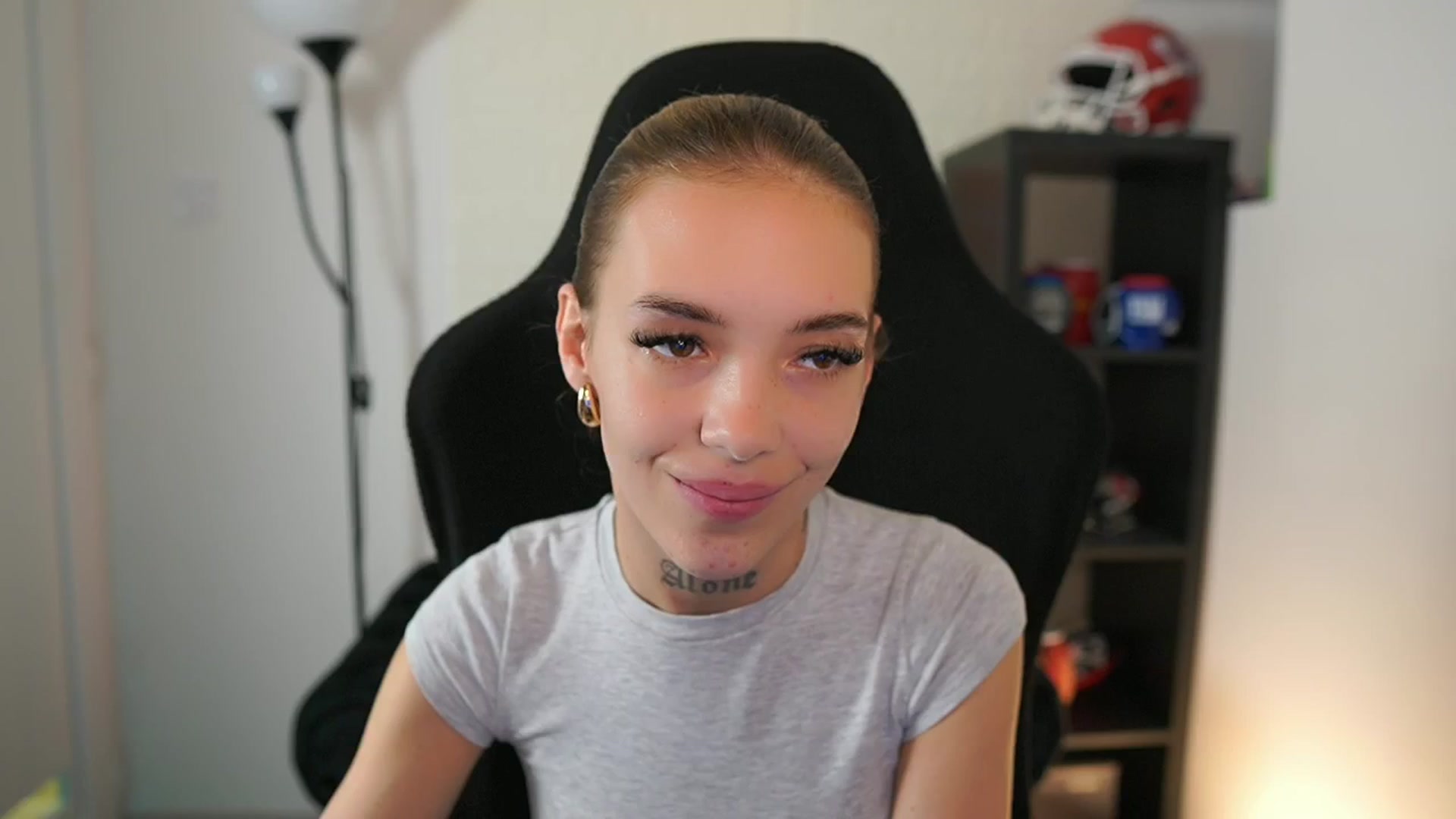 Gallery image thumbnail from Alexxisky's myfreecams stream on, 10/01/2025, 12:20 image 15 of 20