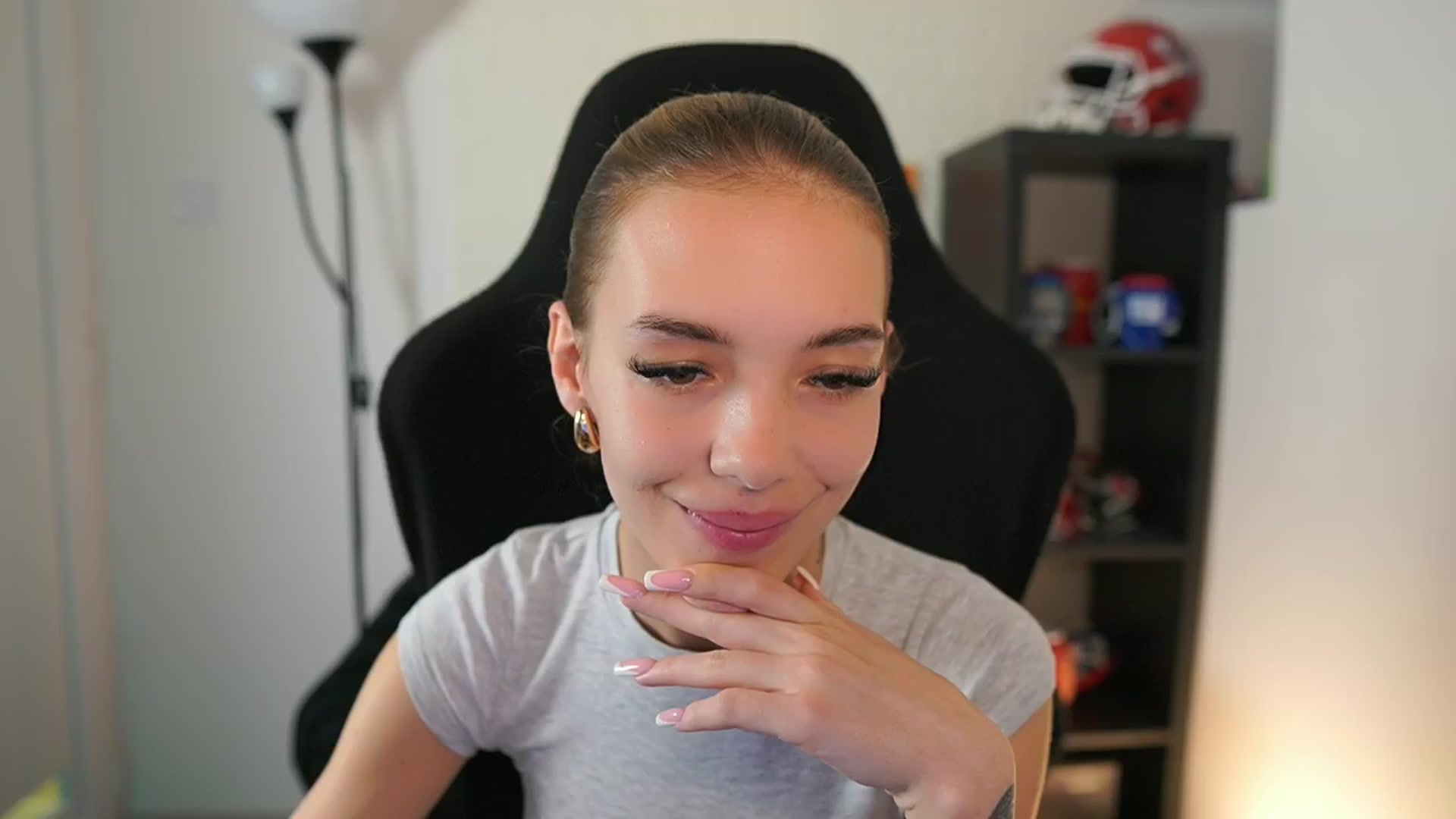 Gallery image thumbnail from Alexxisky's myfreecams stream on, 10/01/2025, 12:20 image 18 of 20