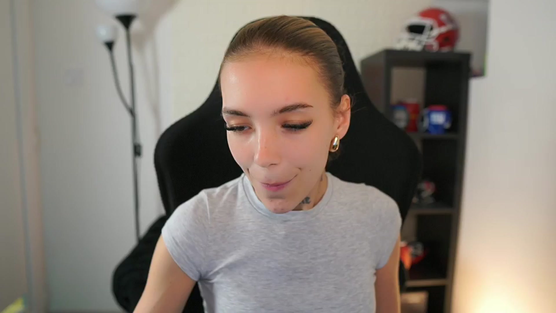 Gallery image thumbnail from Alexxisky's myfreecams stream on, 10/01/2025, 12:20 image 17 of 20