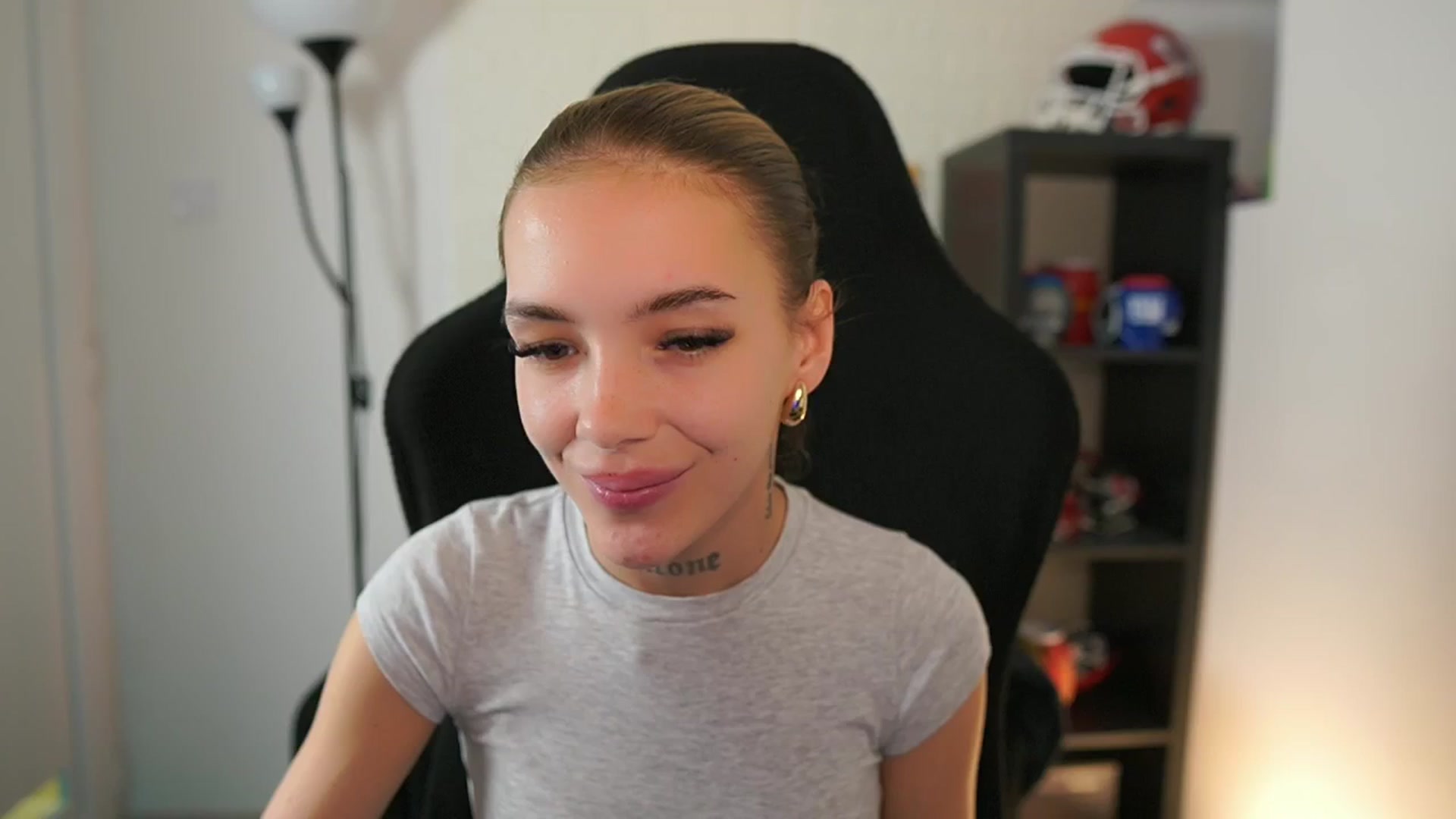 Gallery image thumbnail from Alexxisky's myfreecams stream on, 10/01/2025, 12:20 image 13 of 20