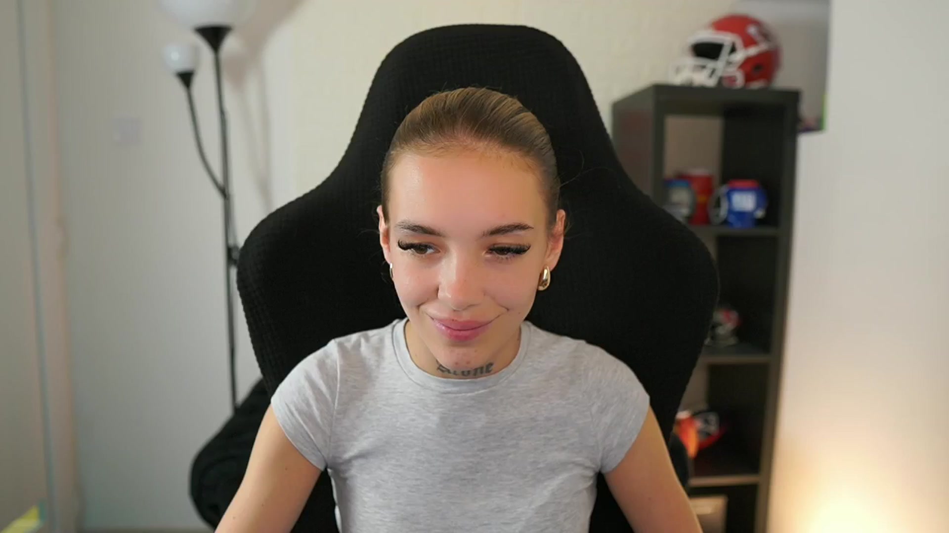Gallery image thumbnail from Alexxisky's myfreecams stream on, 10/01/2025, 12:49 image 7 of 20