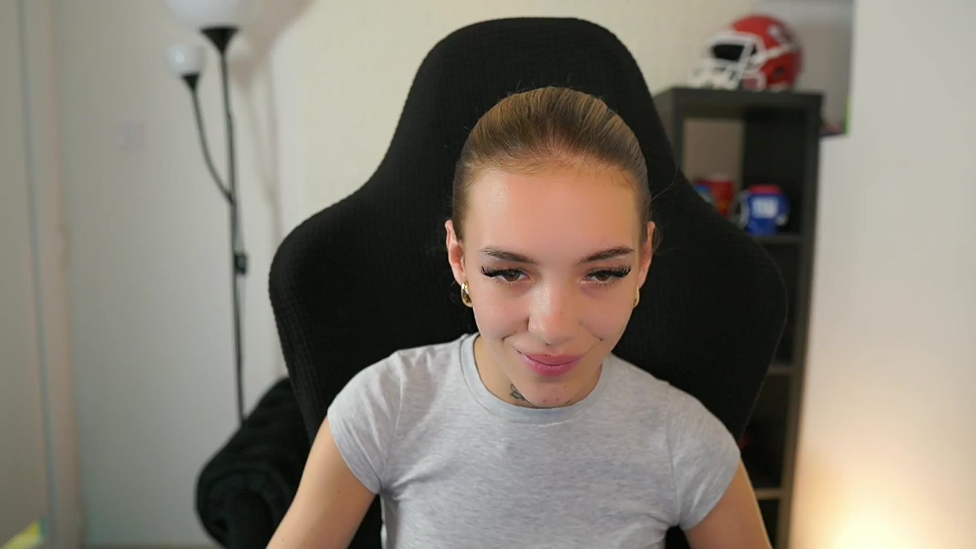 Gallery image thumbnail from Alexxisky's myfreecams stream on, 10/01/2025, 12:49 image 9 of 20