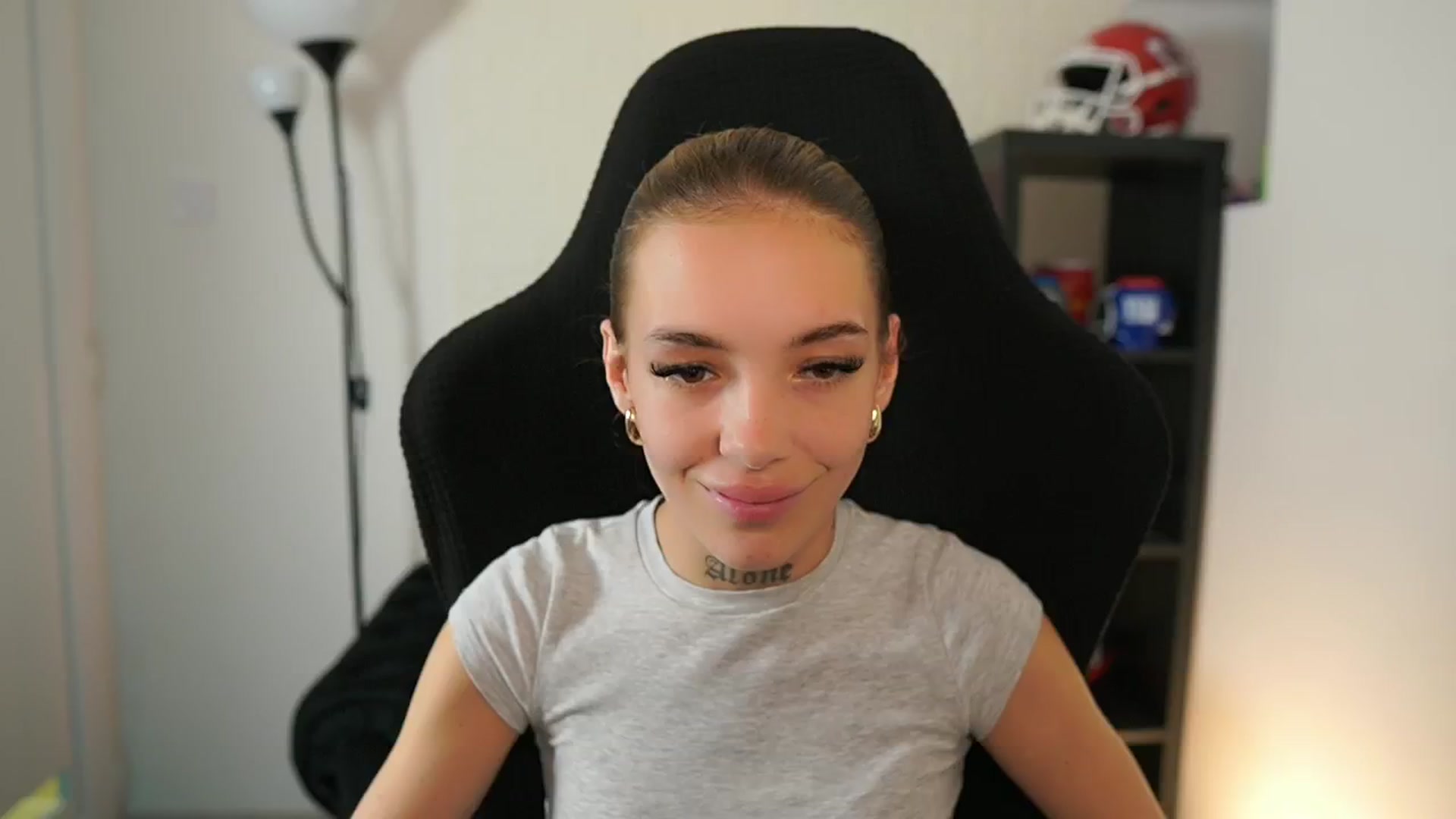 Gallery image thumbnail from Alexxisky's myfreecams stream on, 10/01/2025, 12:49 image 10 of 20