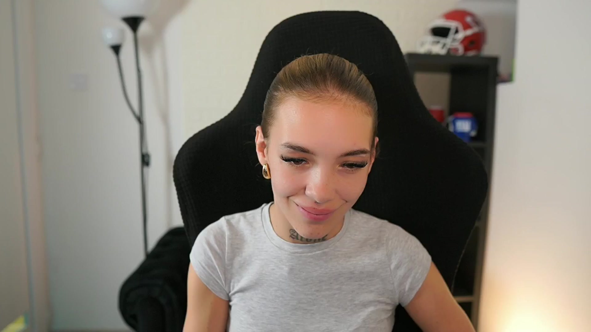 Gallery image thumbnail from Alexxisky's myfreecams stream on, 10/01/2025, 12:49 image 19 of 20