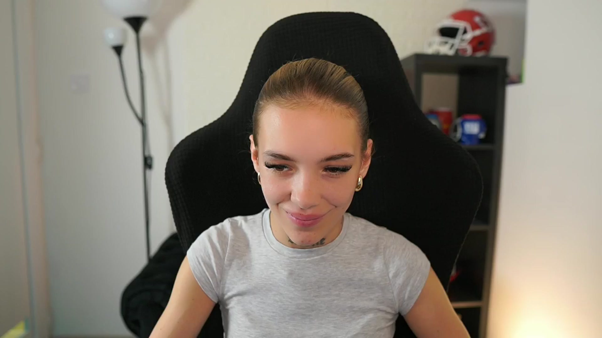 Gallery image thumbnail from Alexxisky's myfreecams stream on, 10/01/2025, 12:49 image 13 of 20