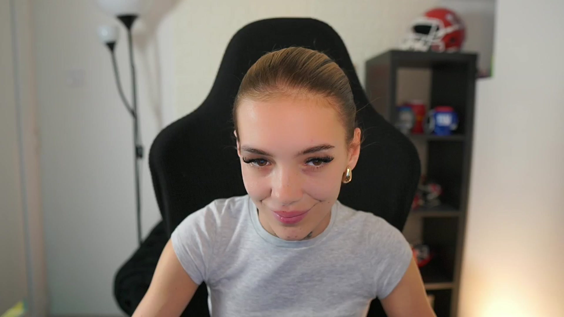 Gallery image thumbnail from Alexxisky's myfreecams stream on, 10/01/2025, 12:49 image 3 of 20