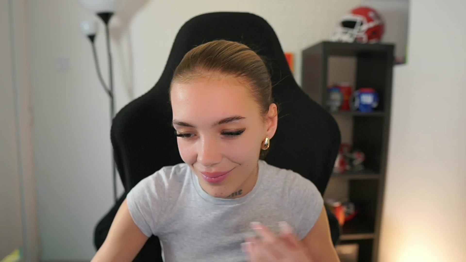 Gallery image thumbnail from Alexxisky's myfreecams stream on, 10/01/2025, 12:49 image 1 of 20