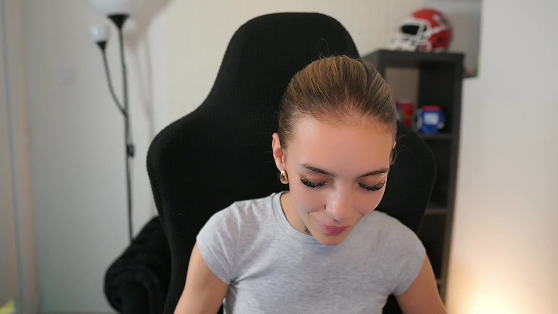Gallery image thumbnail from Alexxisky's myfreecams stream on, 10/01/2025, 16:13 image 12 of 20