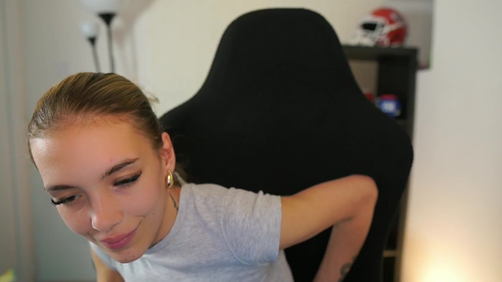 Gallery image thumbnail from Alexxisky's myfreecams stream on, 10/01/2025, 16:13 image 5 of 20