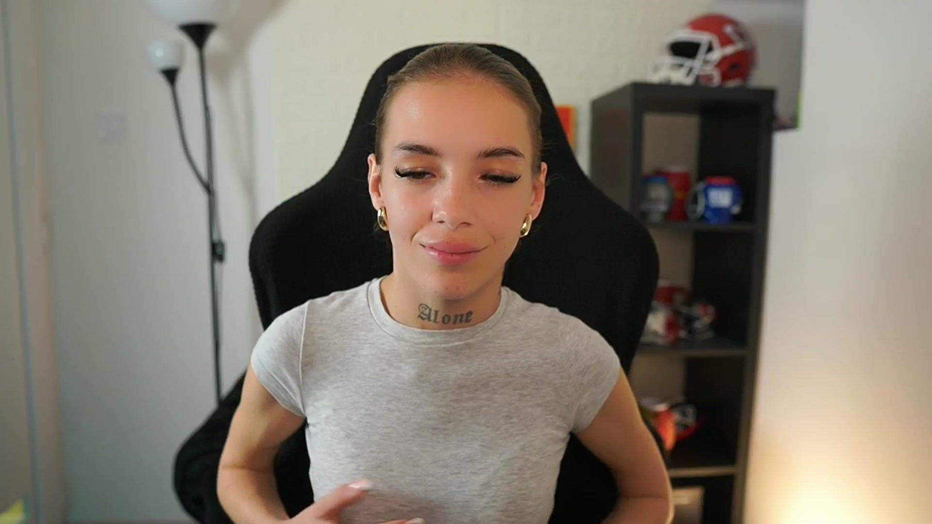 Gallery image thumbnail from Alexxisky's myfreecams stream on, 10/01/2025, 16:13 image 14 of 20