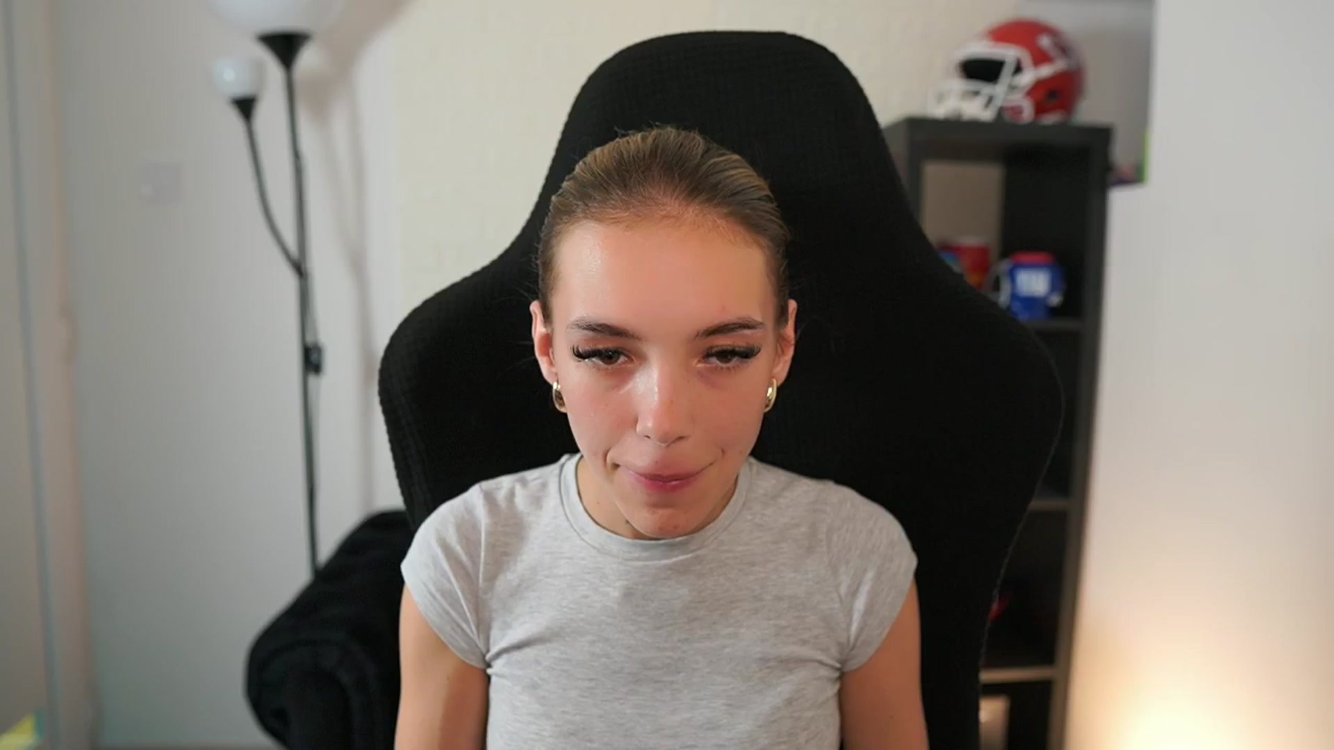 Gallery image thumbnail from Alexxisky's myfreecams stream on, 10/01/2025, 17:03 image 13 of 20