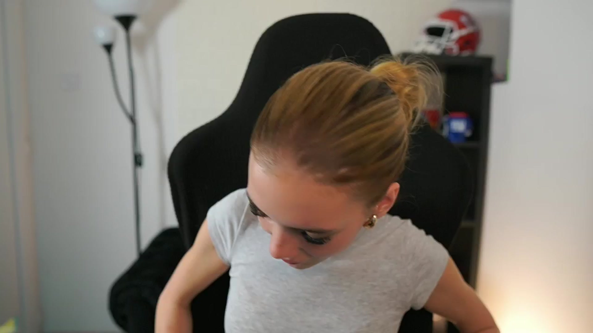 Gallery image thumbnail from Alexxisky's myfreecams stream on, 10/01/2025, 17:03 image 1 of 20
