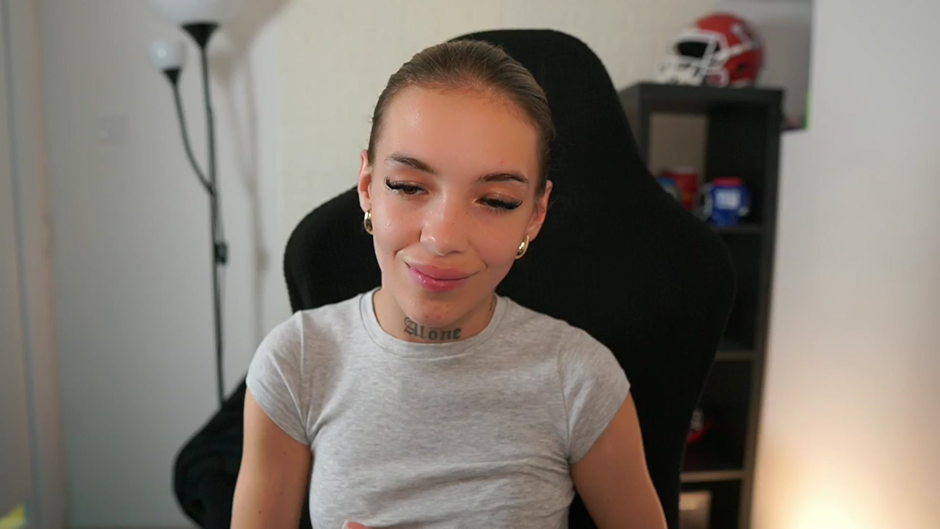 Gallery image thumbnail from Alexxisky's myfreecams stream on, 10/01/2025, 17:03 image 14 of 20