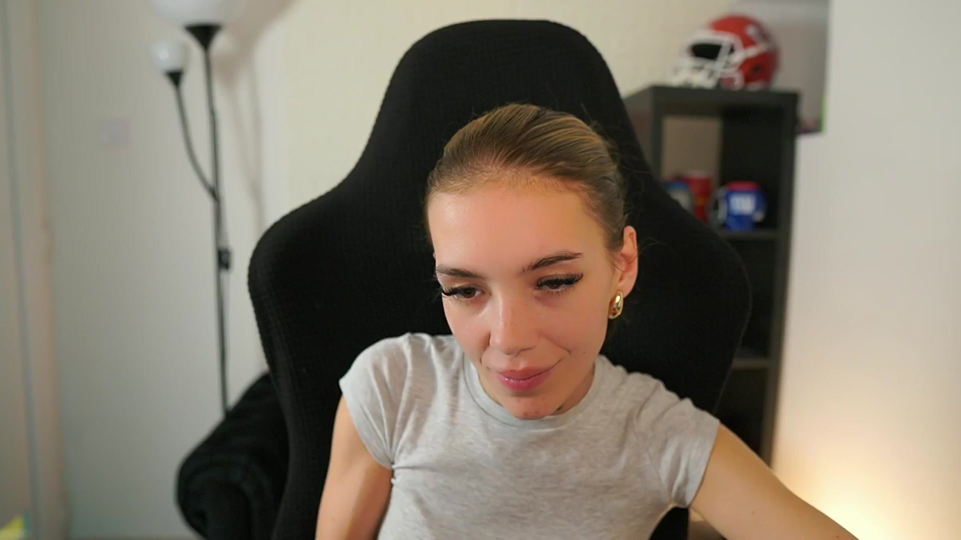 Gallery image thumbnail from Alexxisky's myfreecams stream on, 10/01/2025, 17:03 image 3 of 20