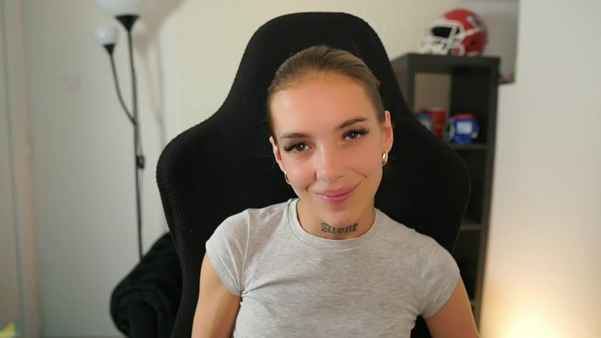 Gallery image thumbnail from Alexxisky's myfreecams stream on, 10/01/2025, 17:03 image 5 of 20